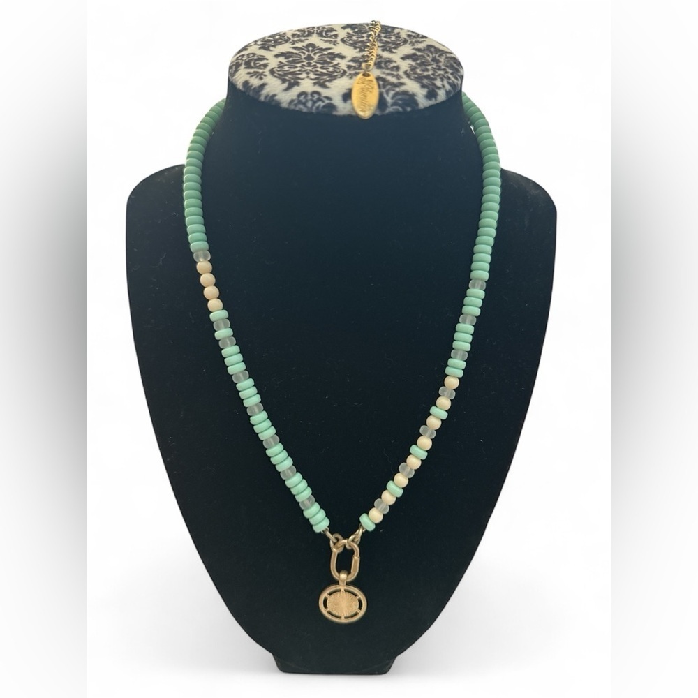 Elegant Green and Gold Beaded Necklace